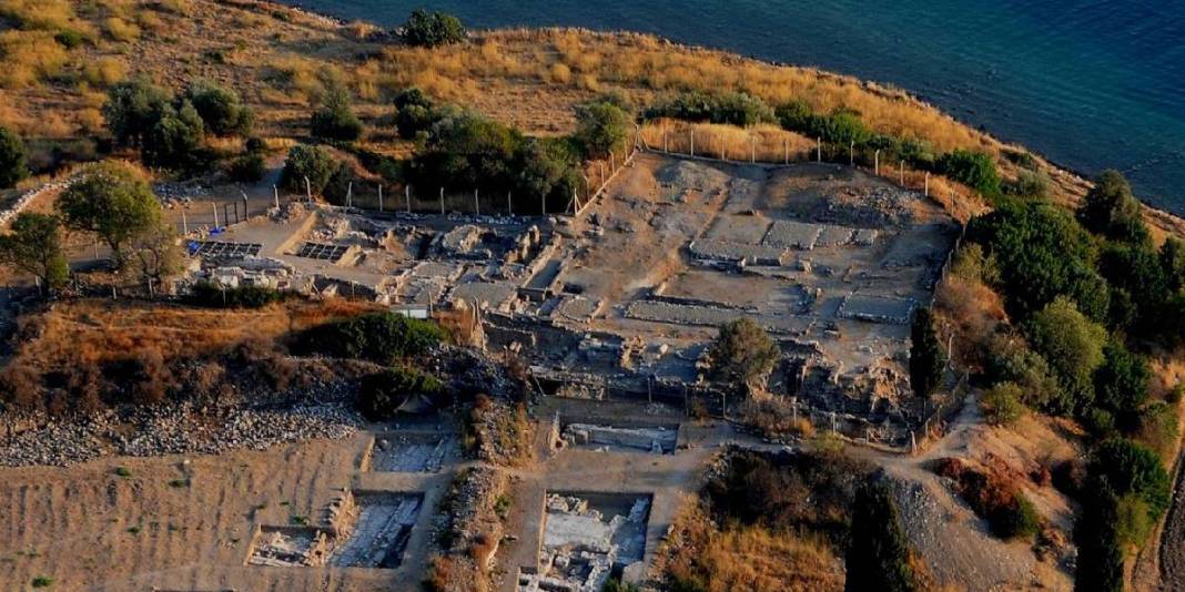 Bir tarafı deniz bir tarafı antik kent! Gezmeden geçmeyin: Antik Yunan kalıntıları tatilinize renk katacak 1